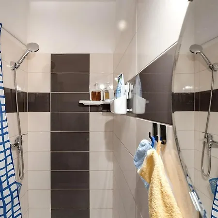 アパート Kristalina